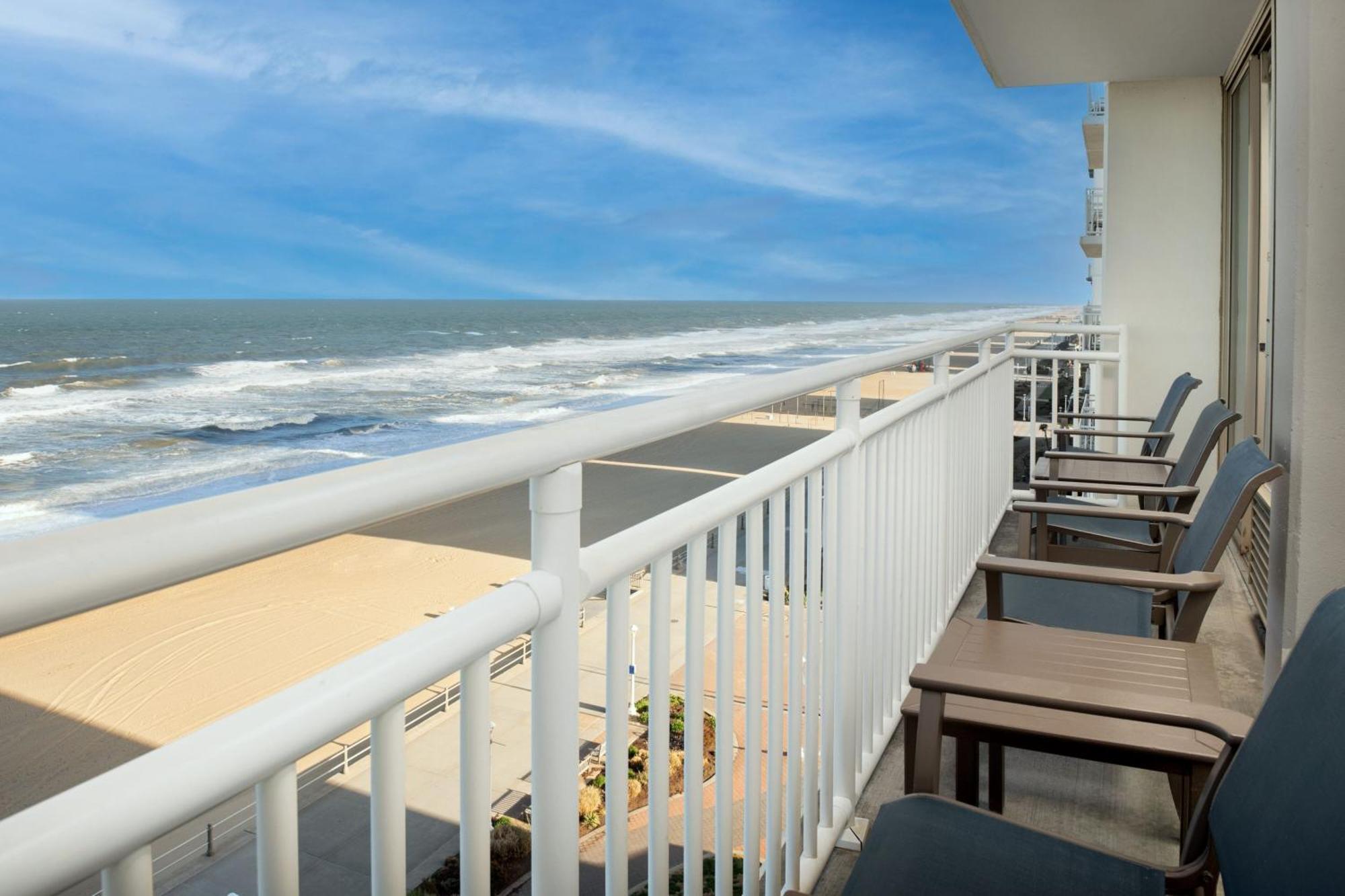 Отель Courtyard Virginia Beach Oceanfront / North 37Th Street Экстерьер фото