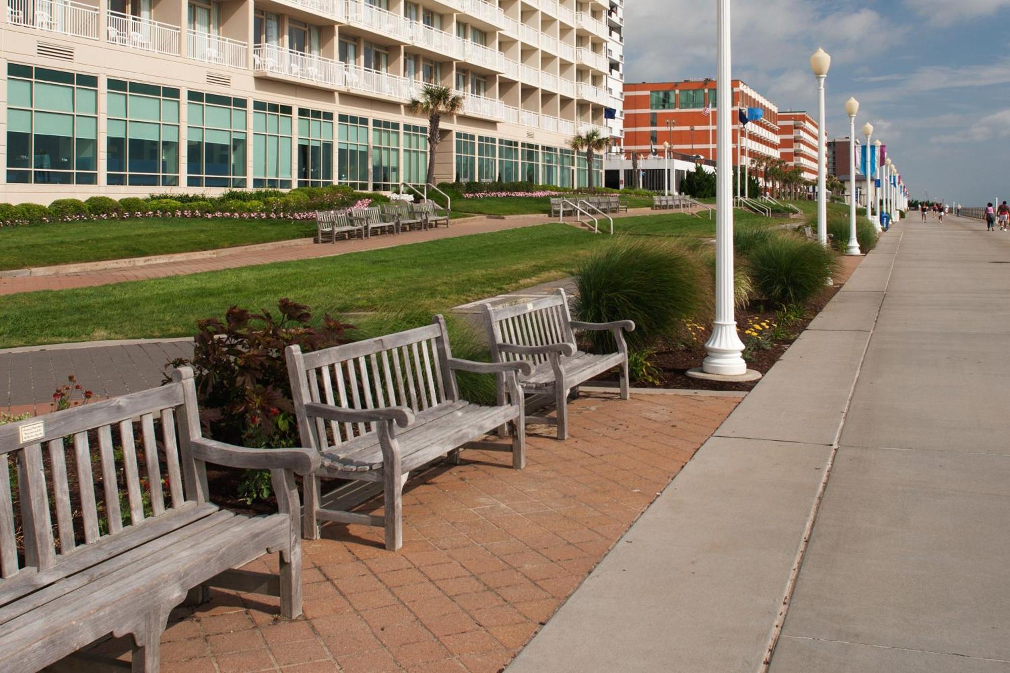 Отель Courtyard Virginia Beach Oceanfront / North 37Th Street Экстерьер фото